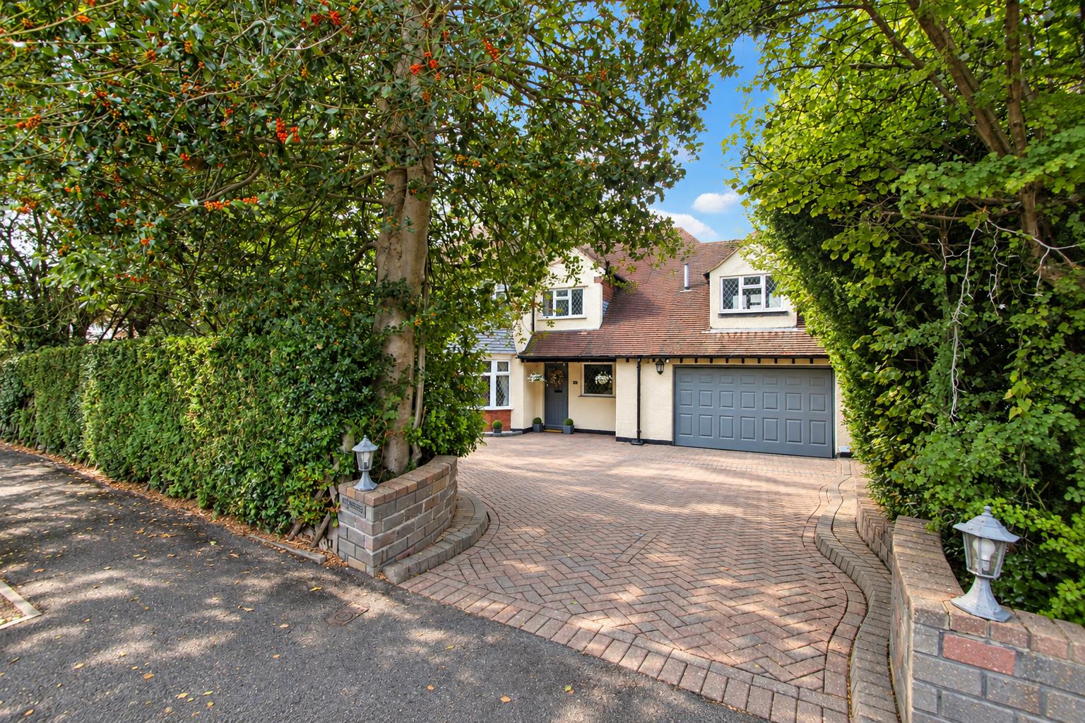Buckingham Way, Wallington